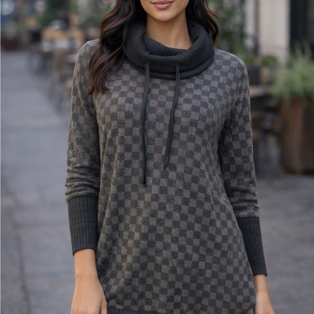Chic Cowl Neck Checkered Sweater - Black and Gray